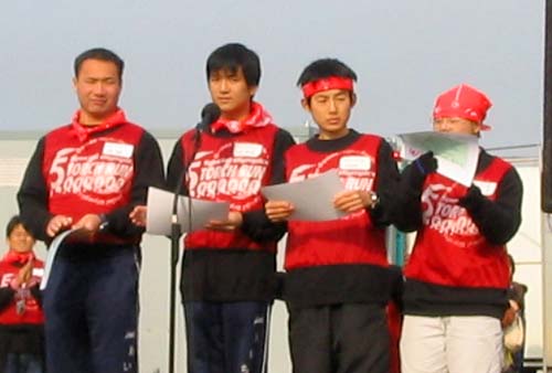 愛知のSOのアスリートの写真その１　左から　神野さん、松田さん、山田さん、村上さん